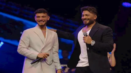بحضور أبطال "ريستارت".. تامر حسني ينشر صورًا من حفله الغنائي في دبي