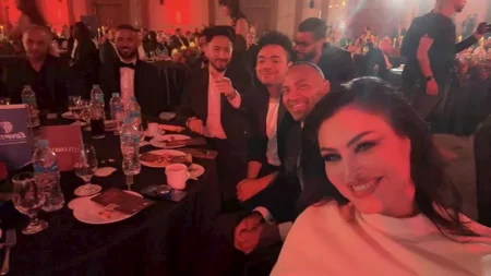 دارين حداد تنشر صورة مع حمادة هلال وتعلق: "سيلفي المداحين"