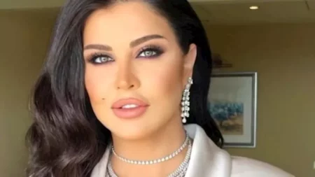 بتنورة قصيرة و"تيشيرت بـ60 ألف جنيه".. جومانا مراد تخطف الأنظار بإطلالة جذابة