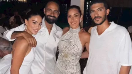 أمينة خليل ترقص مع والدها في حفل زفافها باليونان.. صور وفيديو