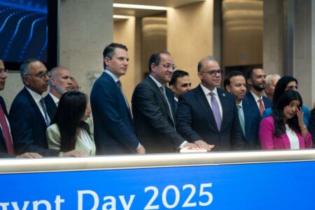 رئيس الرقابة المالية يشارك في افتتاح جلسة تداول بورصة لندن