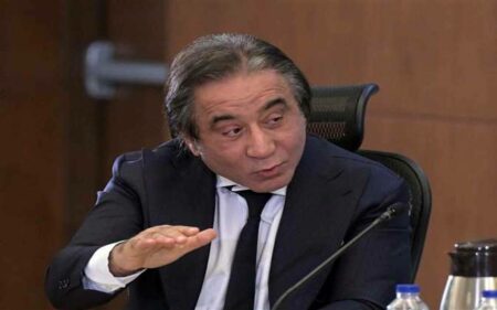 أحمد عز يستحوذ على 63.89% من العز للسيراميك مقابل 818 مليون جنيه
