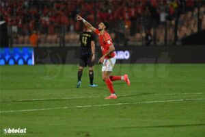 خاص | وسام أبو علي يتلقى عرضًا جديدًا ويطالب الأهلي بالرحيل