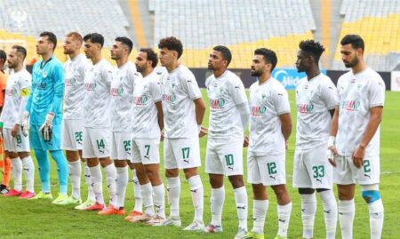 رسميًا | المصري يقطع الطريق على الزمالك ويجدد عقد لاعبه