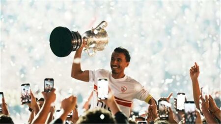 محمد عبد الشافي يودع الملاعب برسالة مؤثرة لجماهير الزمالك بعد اعتزاله رسميًا