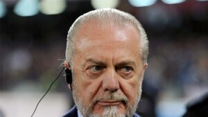نابولي يستهدف إنقاذ لاعب مانشستر يونايتد من دكة أموريم