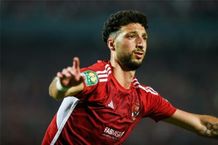 نادٍ جديد يدخل السباق على ضم وسام أبو علي من الأهلي