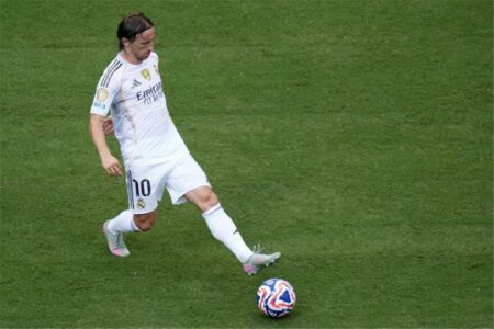 مودريتش: لم أر رئيس ريال مدريد يبكي من قبل.. ويكشف عن لحظة لا ينساها في مسيرته