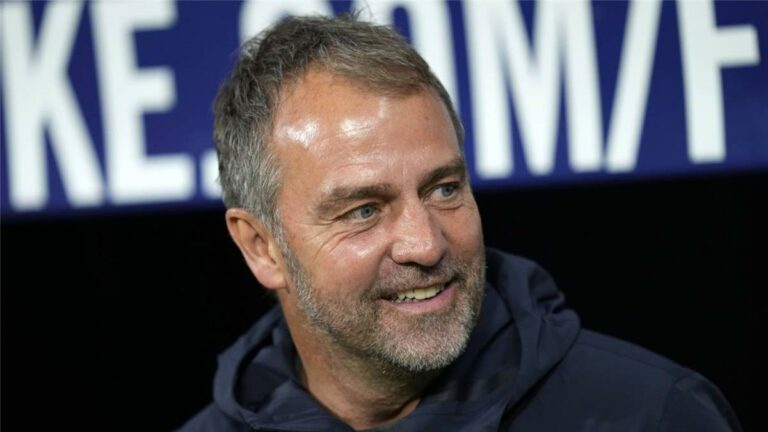 برشلونة يترقب وصول لاعبه الجديد.. وفليك يحسم موقفه مع الفريق برشلونة يترقب وصول لاعبه الجديد.. وفليك يحسم موقفه مع الفريق