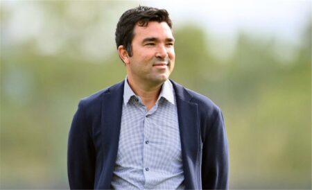 تمرد في برشلونة.. مدافعون يرفضون الرحيل وديكو في ورطة تمرد في برشلونة.. مدافعون يرفضون الرحيل وديكو في ورطة