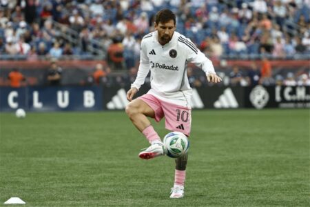 حقيقة محادثات برشلونة مع ميسي لتكريمه في إعادة افتتاح كامب نو