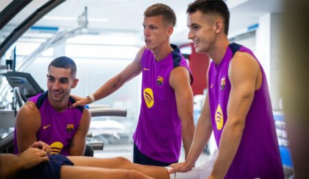 برشلونة يعلن خضوع لاعبيه للفحص الطبي استعدادًا للموسم الجديد.. تواجد الصفقة الجديدة وغياب بابلو توري