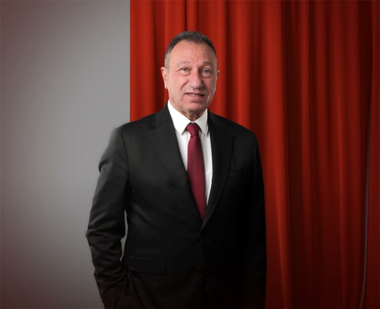 الخطيب مرافقاً لبعثة الأهلي في تونس استعدادًا للموسم الجديد