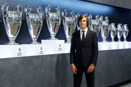 كاريراس يعلق على مواجهة لامين يامال في دوري الأبطال ويكشف عن قدوته