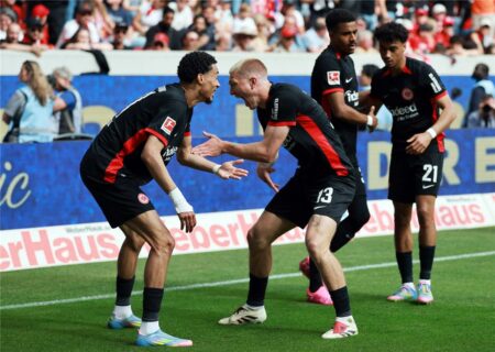 نيوكاسل يفتح الطريق أمام ليفربول للتعاقد مع لاعب آينتراخت فرانكفورت