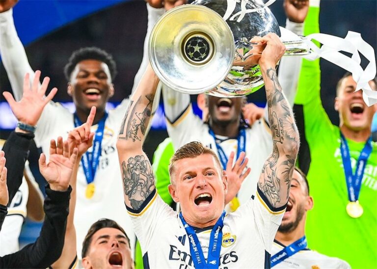 كروس: أردت الاعتزال في القمة.. وانظروا ماذا حدث مع مانشستر سيتي