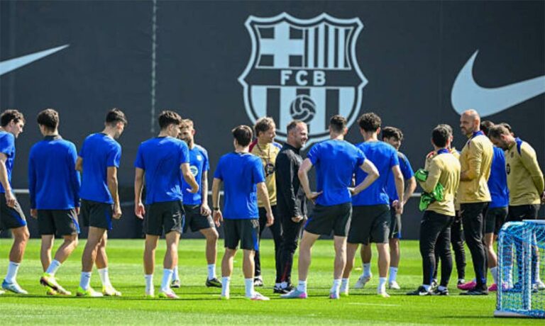 برشلونة يرفض عرض فالنسيا لضم لاعبه ويضع شرطًا وحيدًا لرحيله برشلونة يرفض عرض فالنسيا لضم لاعبه ويضع شرطًا وحيدًا لرحيله