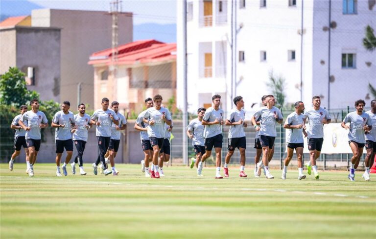 مران الأهلي | خوسيه ريبيرو يجتمع مع معاونيه.. وتقسيمة فنية للاعبين