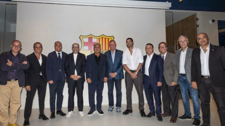 موندو ديبورتيفو: خلال زيارة وفد الأهلي.. محمود الخطيب يطرح عرضًا على رئيس برشلونة