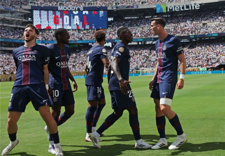 باريس سان جيرمان يقتحم سباق التعاقد مع هدف ليفربول الأبرز في الميركاتو