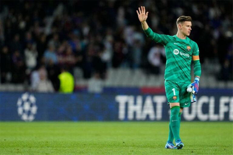 تدهور العلاقة يزداد.. برشلونة يواصل الضغط على تير شتيجن بقرار جديد