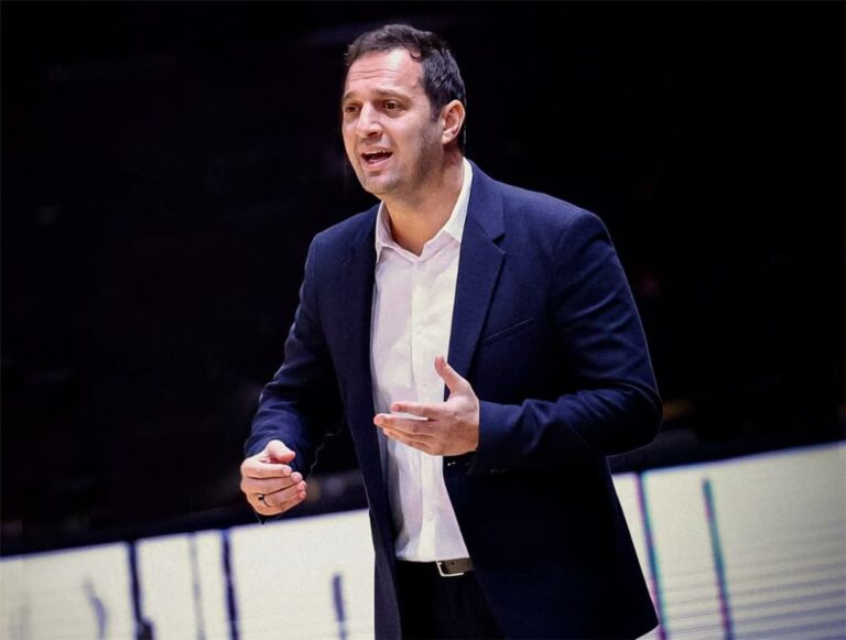 الأهلي يعلن التعاقد مع مدرب جديد لفريق السلة الأهلي يعلن التعاقد مع مدرب جديد لفريق السلة