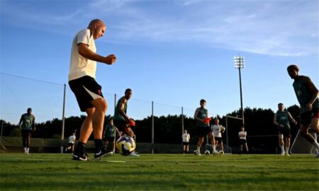 فيديو | أحدهم بأسيست رائع من محمد صلاح.. لاعب ليفربول الجديد يسجل هاتريك في التدريبات
