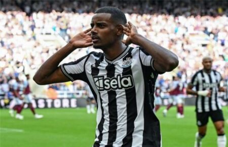 إيدي هاو يحسم الجدل بشأن عرض ليفربول لضم إيزاك