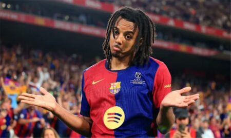 كوندي يعلن قراره بشأن تجديد عقده مع برشلونة