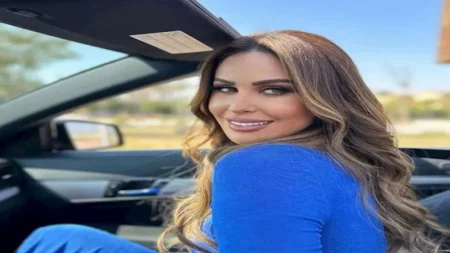 مي سليم بإطلالة صيفية جريئة على البحر.. والجمهور يعلق مي سليم بإطلالة صيفية جريئة على البحر.. والجمهور يعلق