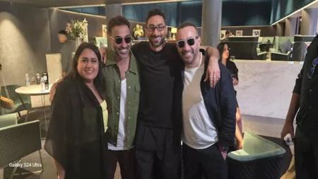 بحضور زيزو.. فهمي والسقا يحتفلان بفيلم "أحمد وأحمد" في دبي
