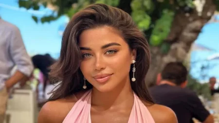 يارا السكري بجامبسوت.. ما سر اختيارها للون الأبيض؟