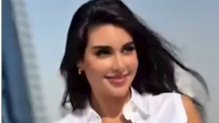 ياسمين صبري تستعرض أناقتها بإطلالة جذابة.. والجمهور يغازلها (فيديو) ياسمين صبري تستعرض أناقتها بإطلالة جذابة.. والجمهور يغازلها (فيديو)