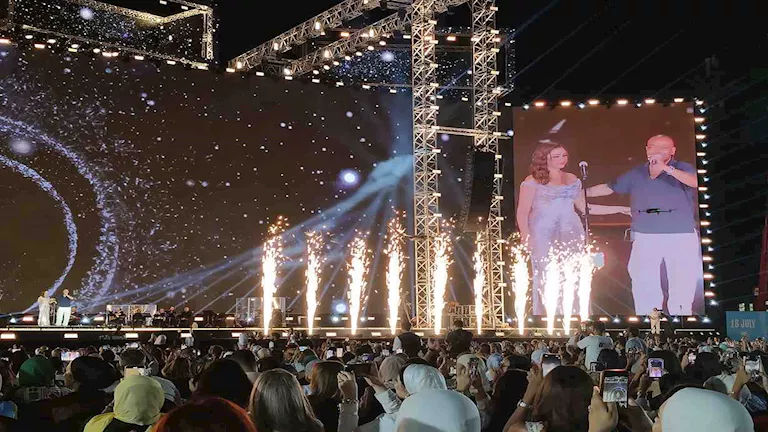 بدون عكاز.. تامر عاشور يشارك أنغام الغناء في افتتاح مهرجان العلمين الجديدة بدون عكاز.. تامر عاشور يشارك أنغام الغناء في افتتاح مهرجان العلمين الجديدة