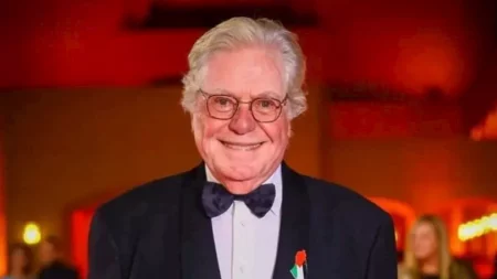 حسين فهمي: خالد النبوي يستحق التكريم و"القاهرة السينمائي" مستمر بدعم القضية الفلسطينية حسين فهمي: خالد النبوي يستحق التكريم و"القاهرة السينمائي" مستمر بدعم القضية الفلسطينية