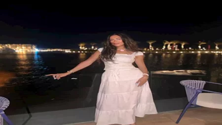 بالصور.. هاجر أحمد تستمتع بإجازة الصيف أمام البحر والجمهور يعلق