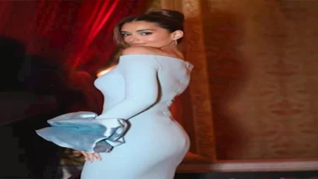 بالصور.. أحدث جلسة تصوير لـ ملك زاهر وشقيقتها ليلى تعلق