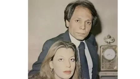 صورة نادرة للزعيم عادل إمام وزوجته في مرحلة الشباب تتصدر السوشيال ميديا