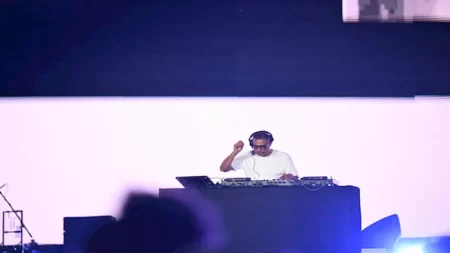 بدء فقرات حفل تامر حسني في مهرجان العلمين بدء فقرات حفل تامر حسني في مهرجان العلمين