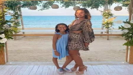 بملابس البحر وإطلالات جريئة .. 20 صورة لـ إيمان العاصي أثارت تفاعلا