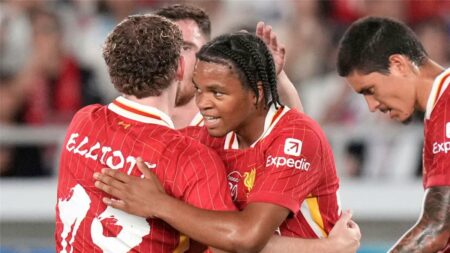 نجوموها: لاعب ليفربول ساعدني كثيرًا.. وقادر على تحقيق الكرة الذهبية نجوموها: لاعب ليفربول ساعدني كثيرًا.. وقادر على تحقيق الكرة الذهبية