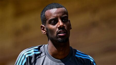 ليفربول يتلقى صفعة قوية من نيوكاسل بشأن إيزاك ليفربول يتلقى صفعة قوية من نيوكاسل بشأن إيزاك