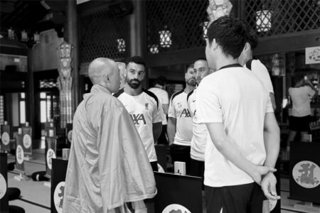 ملهمة.. أول تعليق من محمد صلاح على زيارة معبد إيكوين البوذي