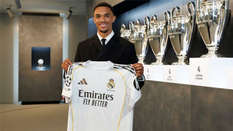 ''جرس إنذار'' .. أرنولد يهدد مستقبل نجم ريال مدريد