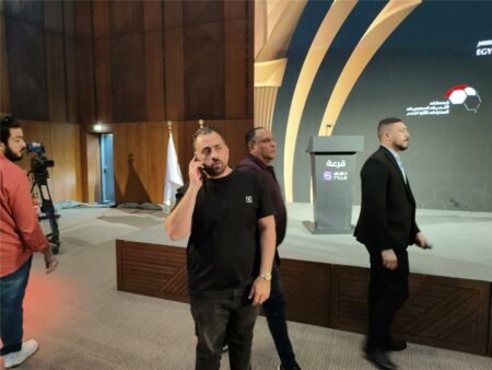 شوبير: الزمالك لن يتعاقد مع لاعب الأهلي السابق.. وهذه سياسة جون إدوارد