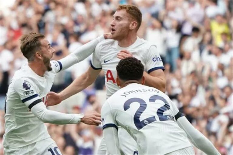 إصابة لاعب توتنهام بقطع في الرباط الصليبي إصابة لاعب توتنهام بقطع في الرباط الصليبي