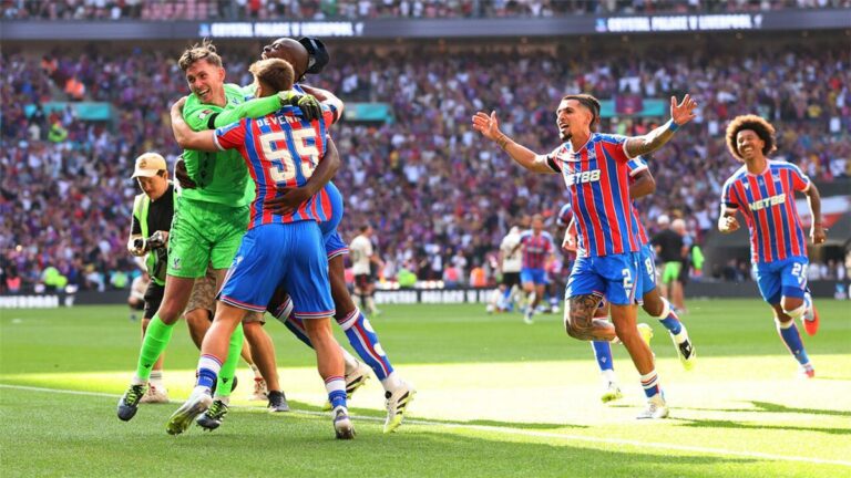 فيديو | محمد صلاح يُهدر.. كريستال بالاس يتوج بكأس الدرع الخيرية على حساب ليفربول بركلات الترجيح