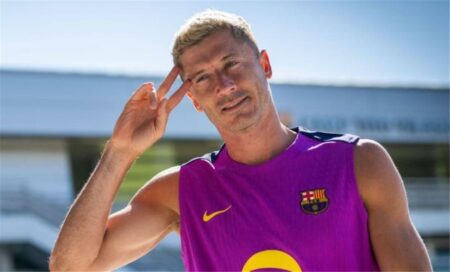 آس تكشف مدة غياب ليفاندوفسكي عن برشلونة