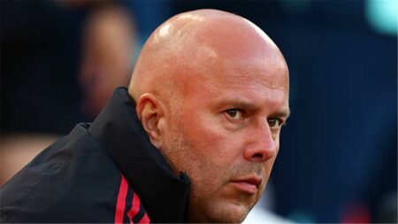 سلوت يحذر صفقات ليفربول الجديدة بعد خسارة كريستال بالاس.. ويؤكد: دفاعنا ليس ضعيفًا