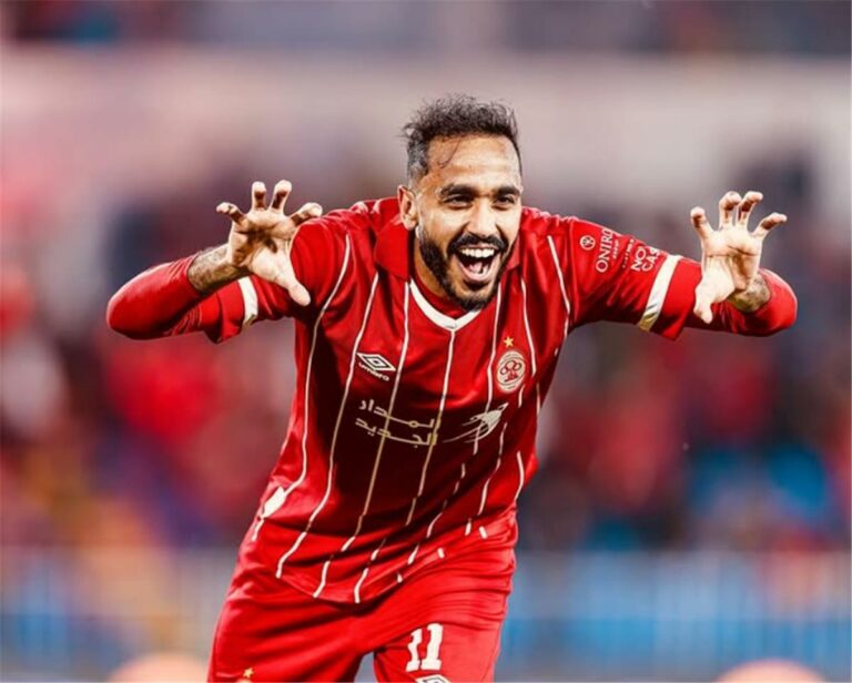 فرج عامر يعلن موقفه من ضم كهربا إلى سموحة.. وينتقد أسعار اللاعبين